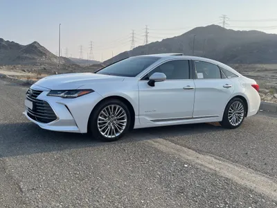 2022 تويوتا افالون بريميوم