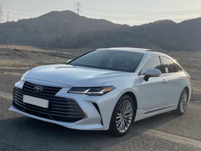 2022 تويوتا افالون بريميوم