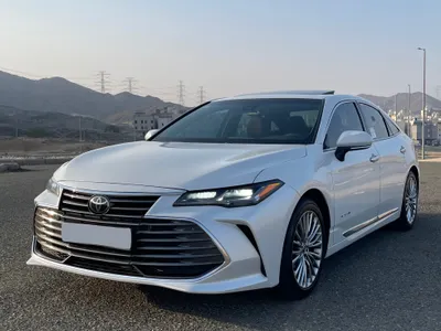 2022 تويوتا افالون بريميوم