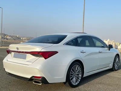 2022 تويوتا افالون بريميوم