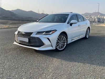 2022 تويوتا افالون بريميوم