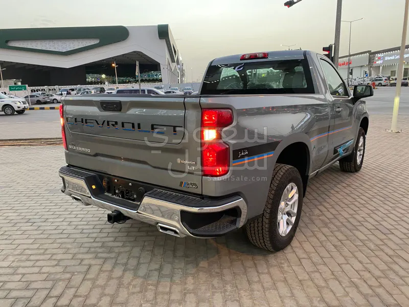 2025 شفروليه سلفرادو ال تي