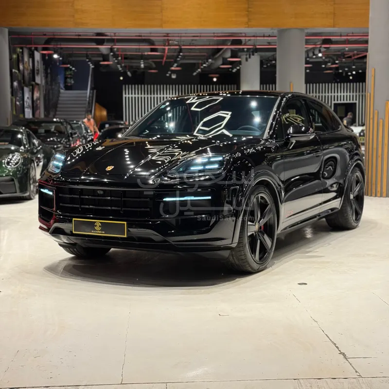 2025 Porsche Cayenne GTS
