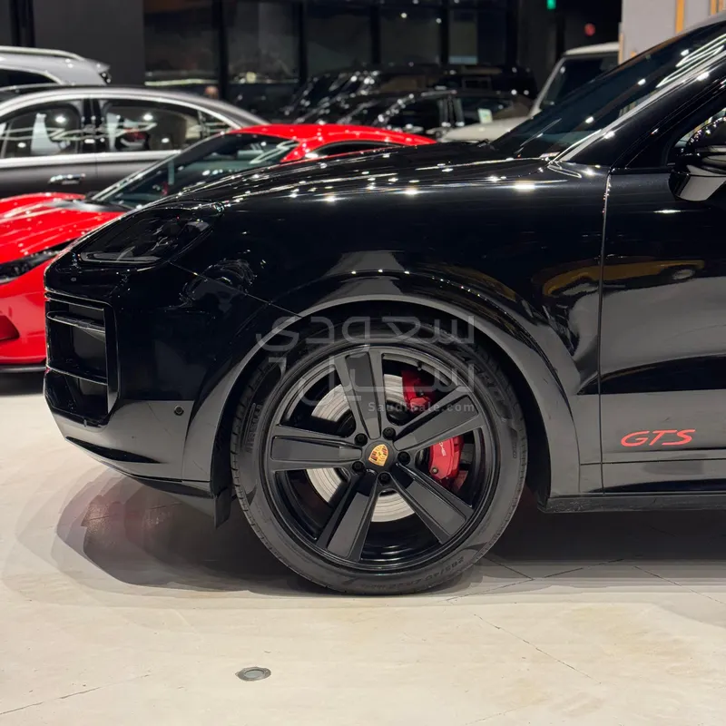 2025 Porsche Cayenne GTS