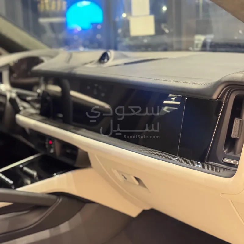 2025 Porsche Cayenne GTS