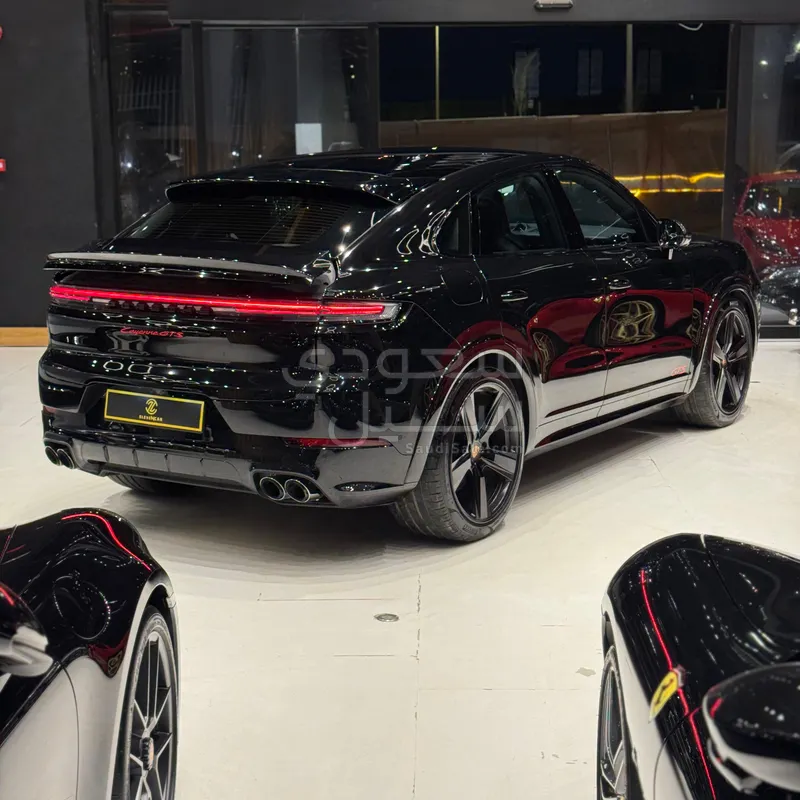 2025 Porsche Cayenne GTS
