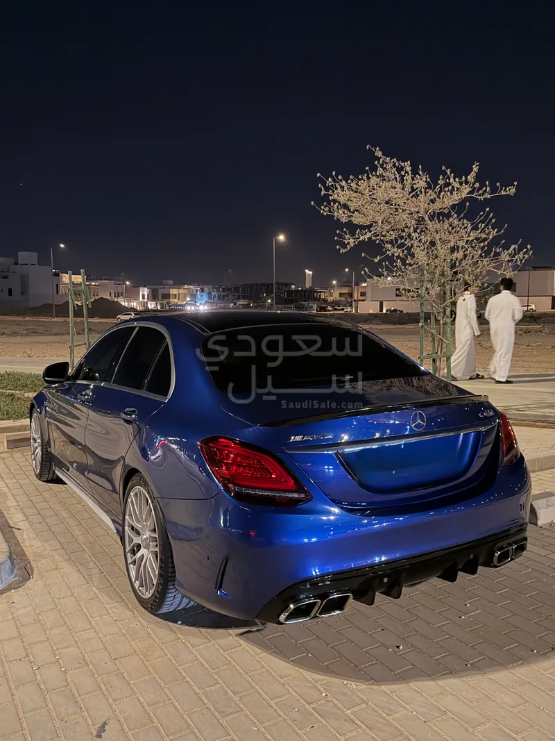 2015 مرسيدس - بنز سي 63إٍس أي إم جي