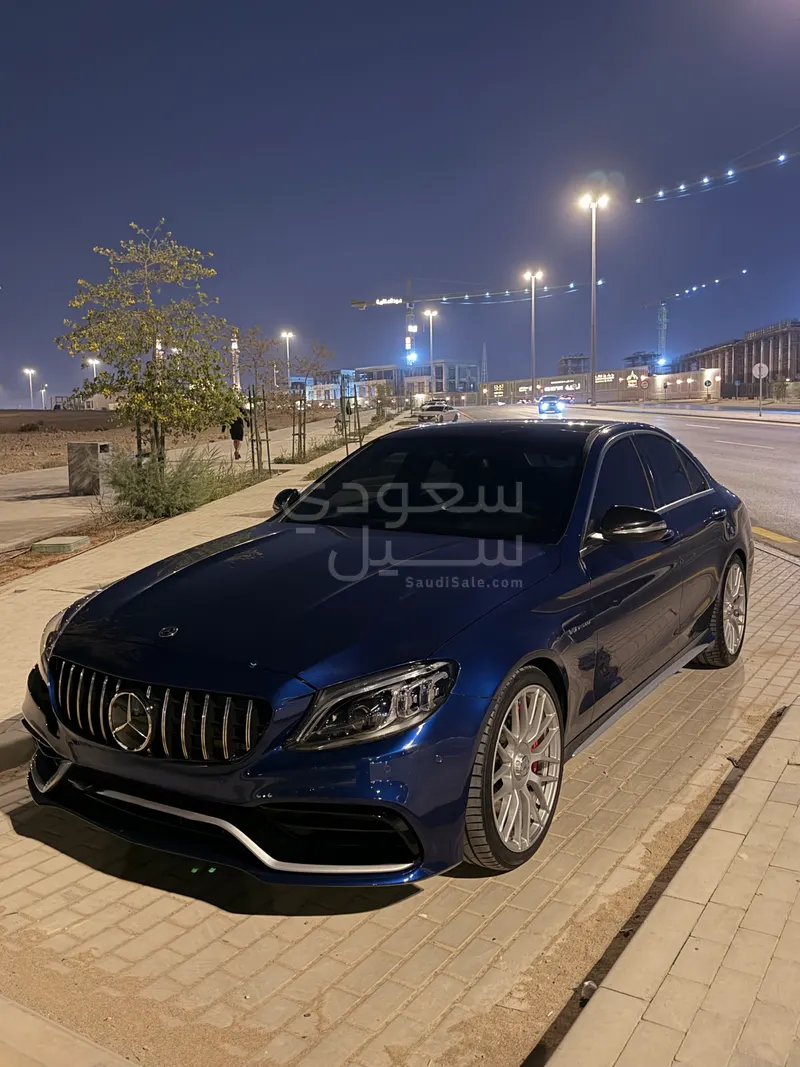 2015 مرسيدس - بنز سي 63إٍس أي إم جي