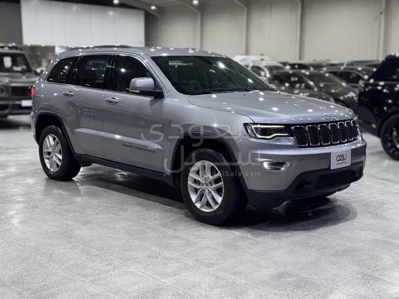 2018 جييب جراند شيروكي لاريدو