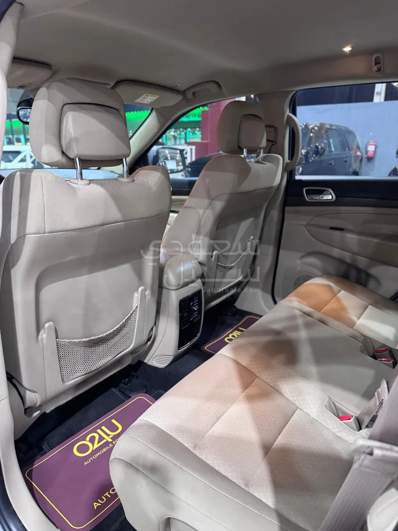 2018 جييب جراند شيروكي لاريدو