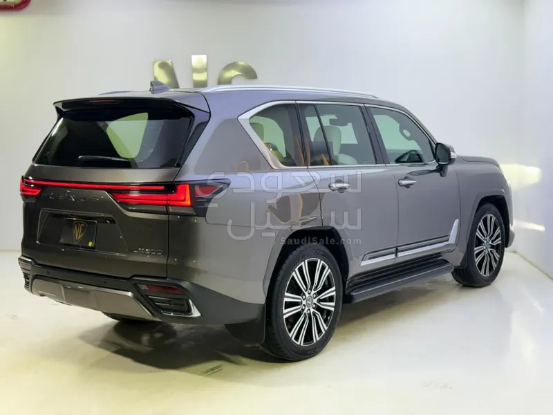 2025 Lexus LX 600