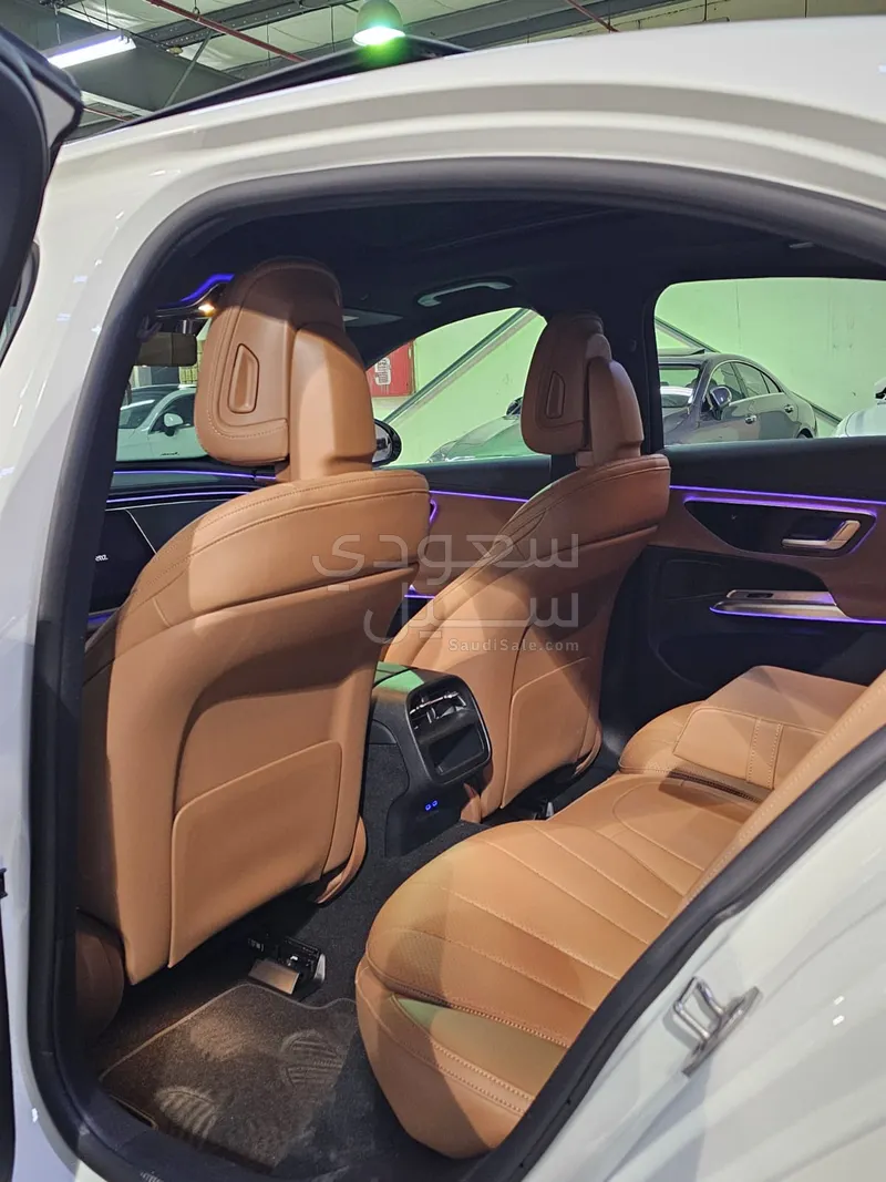 2025 مرسيدس - بنز إي 200