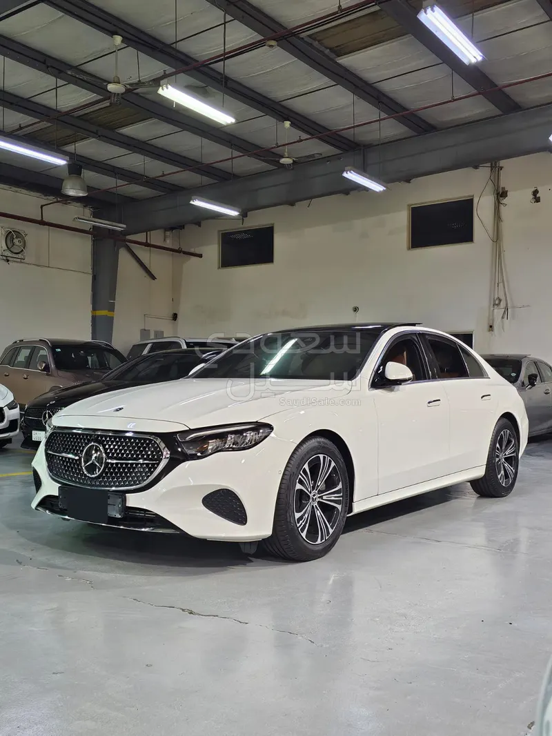 2025 مرسيدس - بنز إي 200