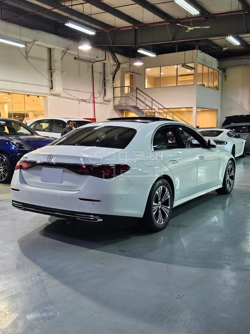 2025 مرسيدس - بنز إي 200
