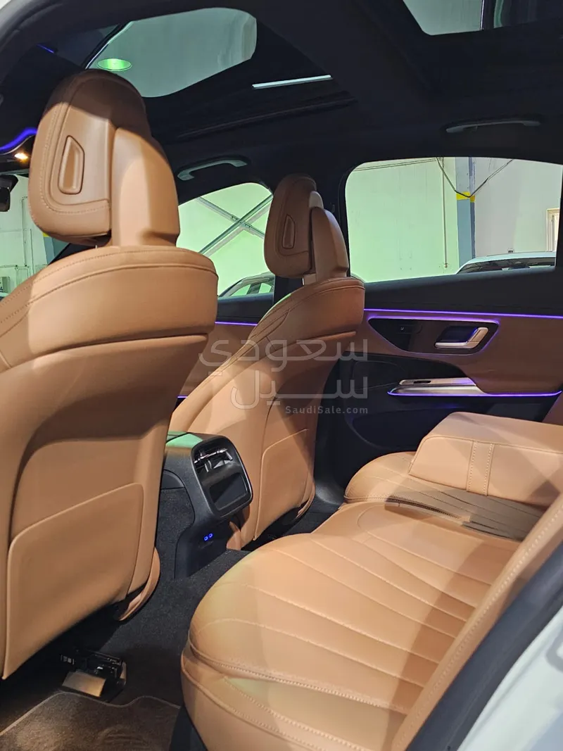 2025 مرسيدس - بنز إي 200