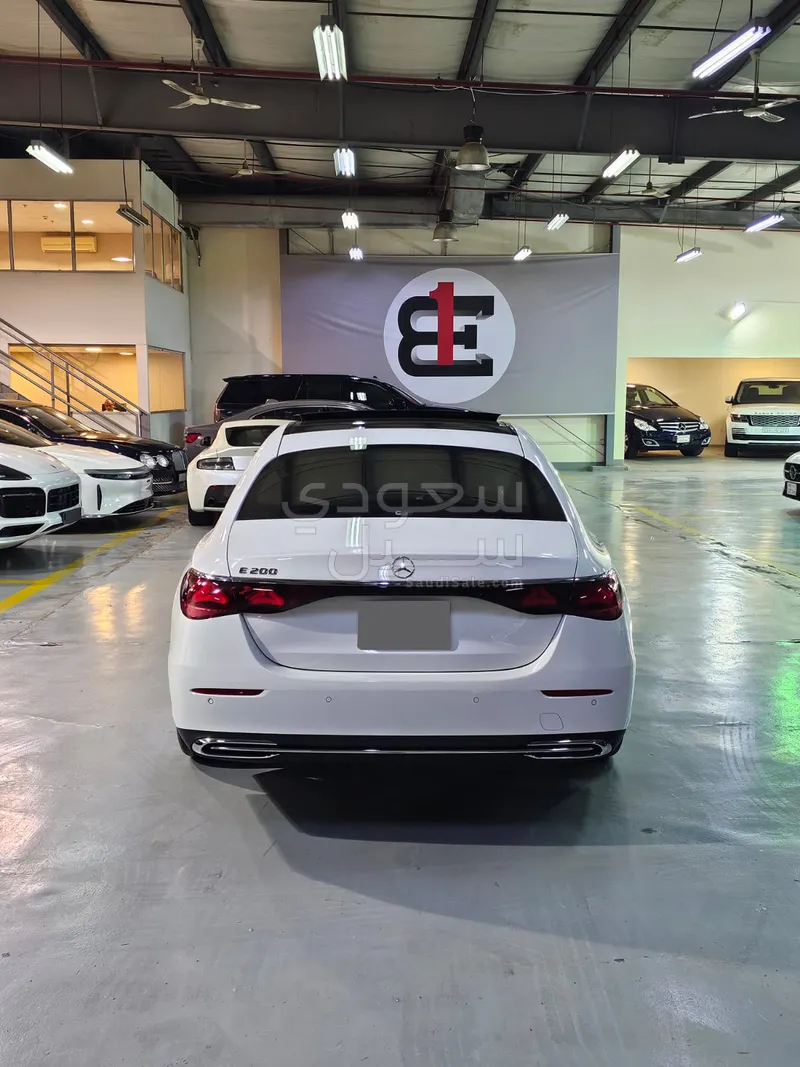 2025 مرسيدس - بنز إي 200