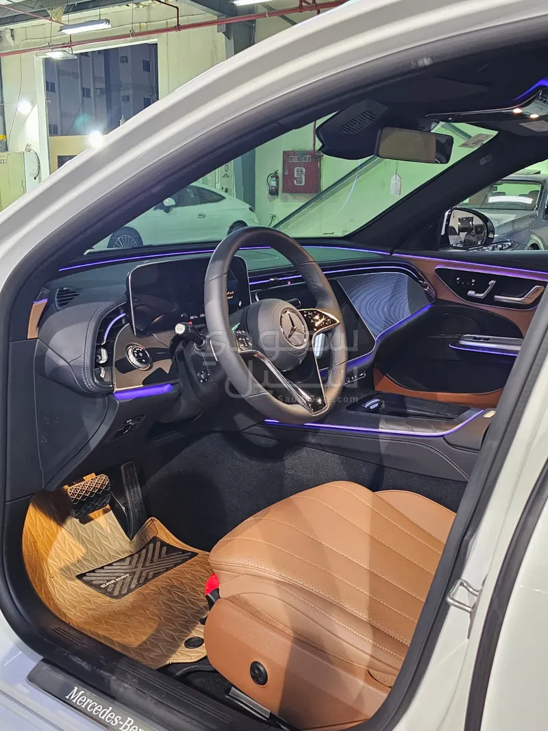 2025 مرسيدس - بنز إي 200
