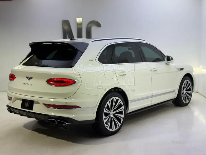 2021 Bentley Bentayga Black Edition