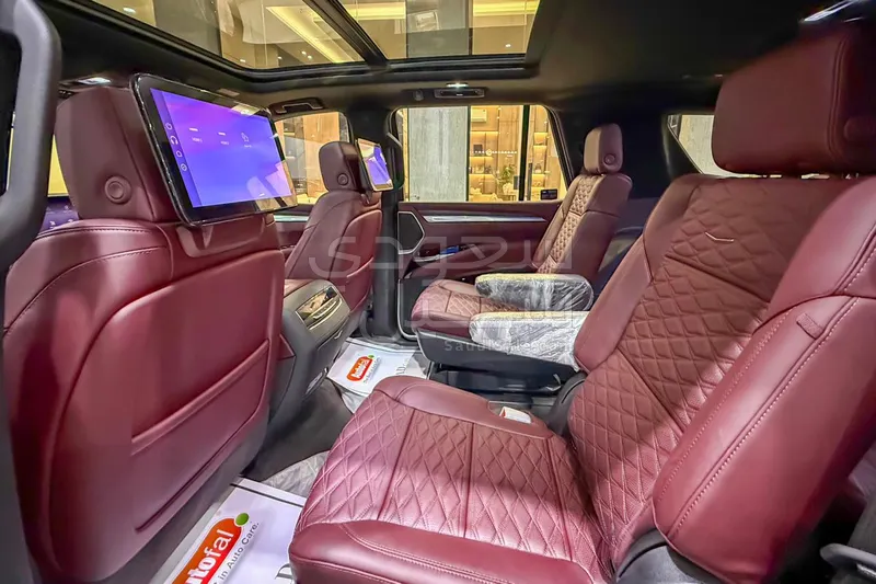 2025 كاديلاك اسكاليد