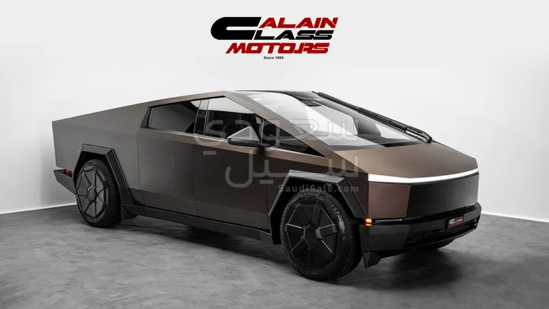 2024 تيسلا سايبر تراك