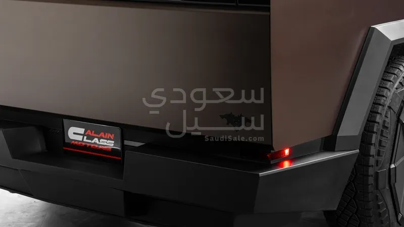2024 تيسلا سايبر تراك