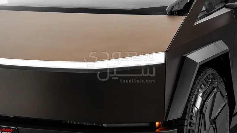 2024 تيسلا سايبر تراك