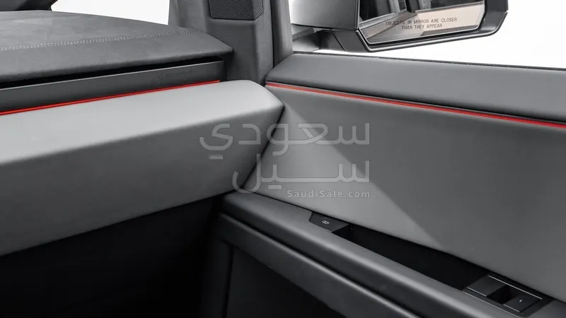2024 تيسلا سايبر تراك