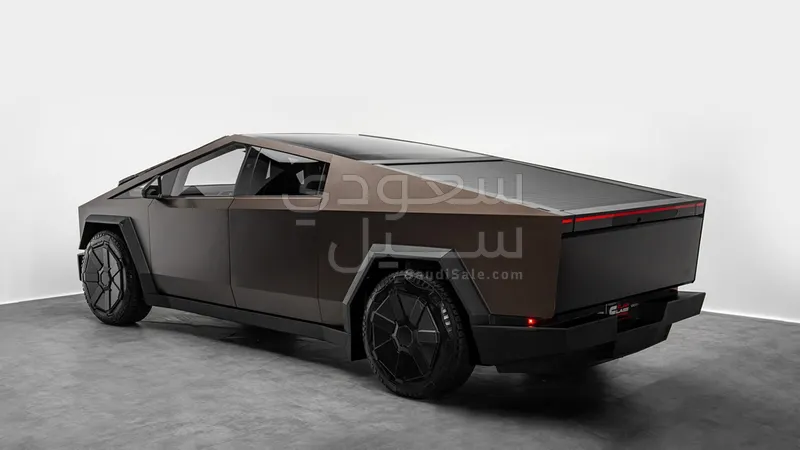 2024 تيسلا سايبر تراك