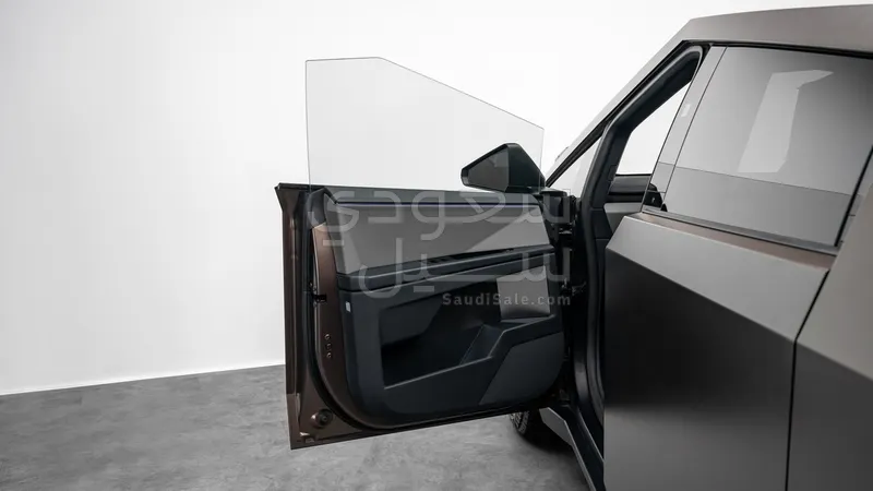 2024 تيسلا سايبر تراك