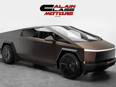 2024 تيسلا سايبر تراك