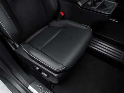 2024 تيسلا سايبر تراك