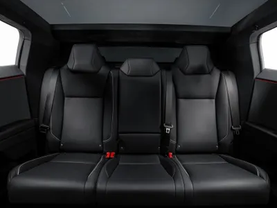 2024 تيسلا سايبر تراك