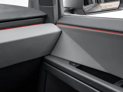 2024 تيسلا سايبر تراك