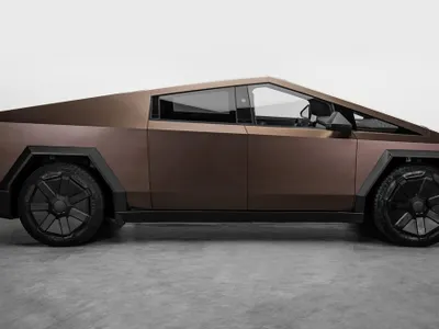 2024 تيسلا سايبر تراك