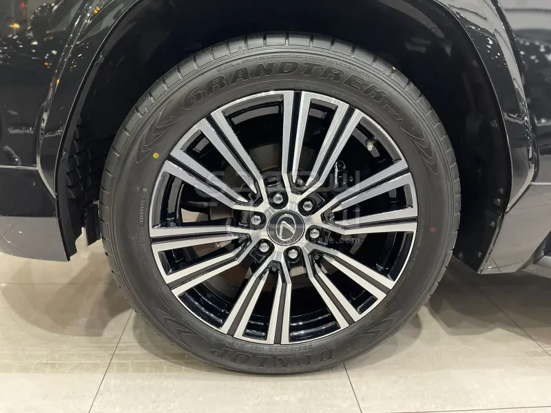 2026 لكزس إل إكس 600