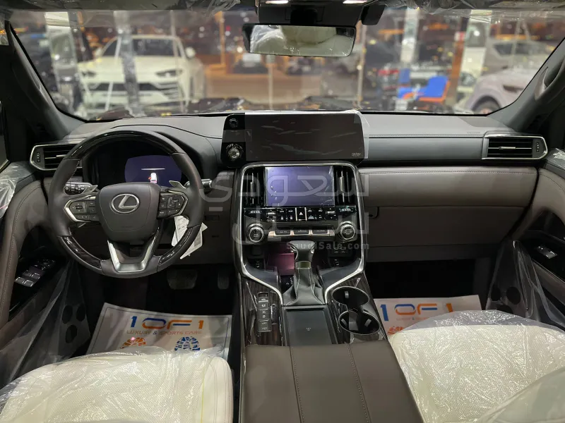 2026 لكزس إل إكس 600