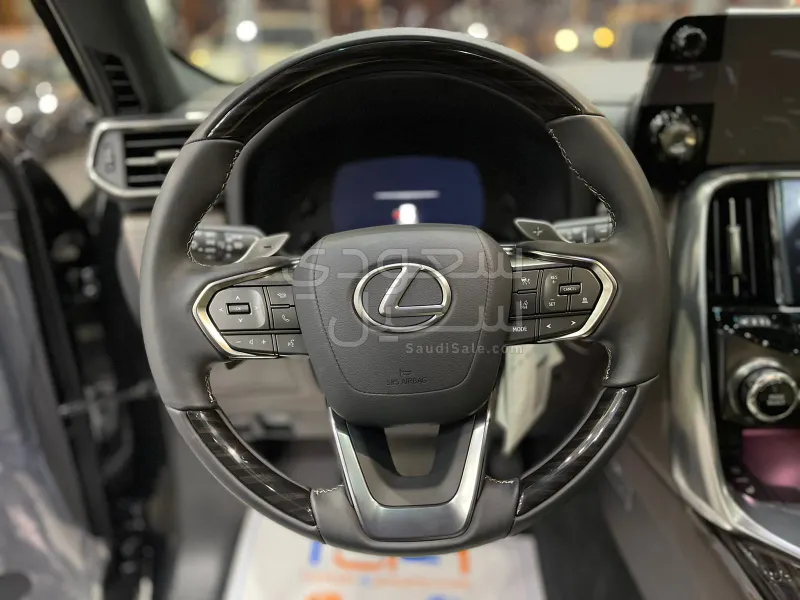 2026 لكزس إل إكس 600