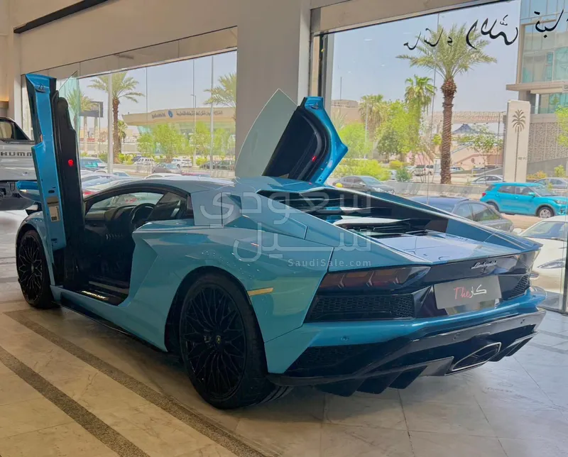 2018 لمبرجيني افنتادور إس في جاي