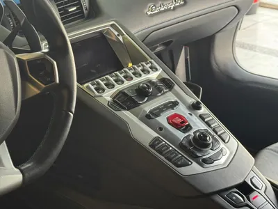 2018 لمبرجيني افنتادور إس في جاي