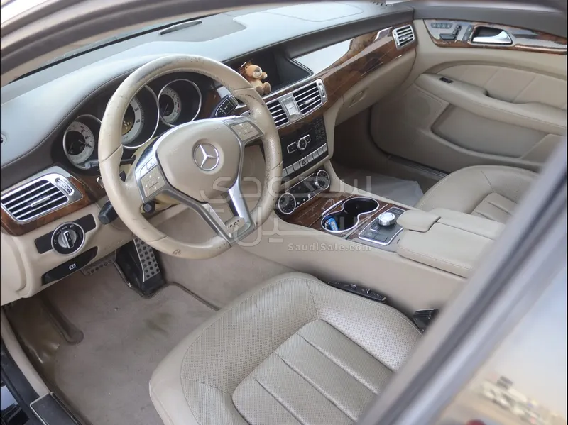 2012 مرسيدس - بنز سي إل إس 550