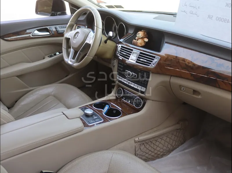 2012 مرسيدس - بنز سي إل إس 550