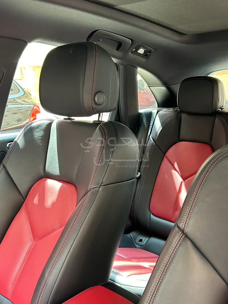 2025 بورش ماكان