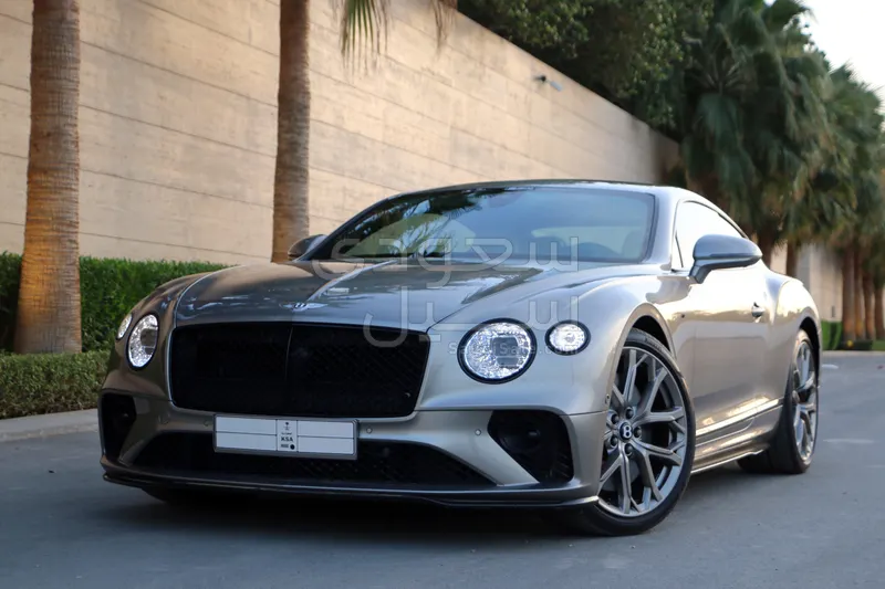 2023 بنتلي جي تي في 8 اس