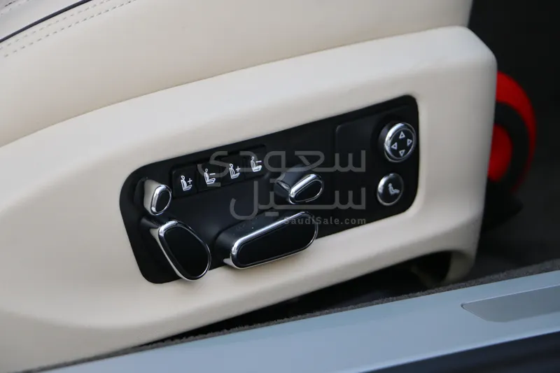 2023 بنتلي جي تي في 8 اس