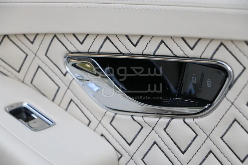 2023 بنتلي جي تي في 8 اس