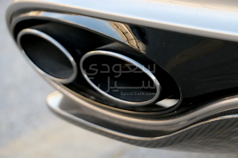 2023 بنتلي جي تي في 8 اس