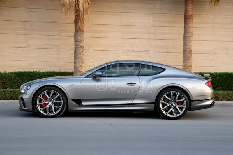 2023 بنتلي جي تي في 8 اس