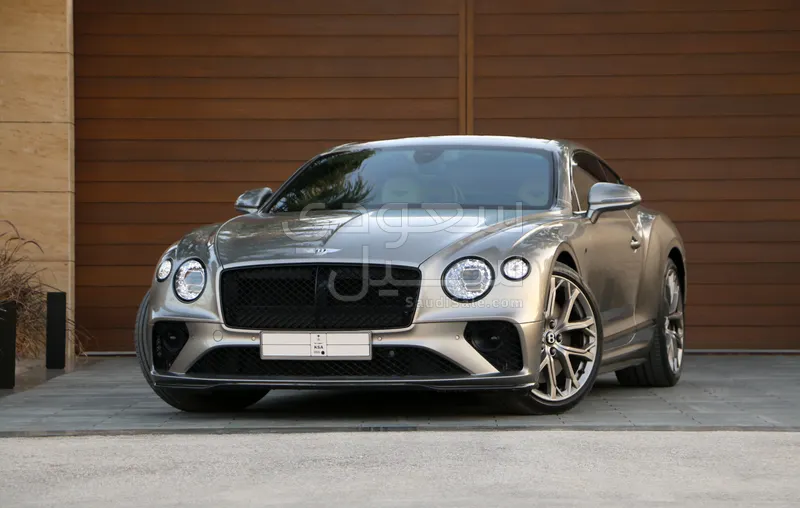 2023 بنتلي جي تي في 8 اس