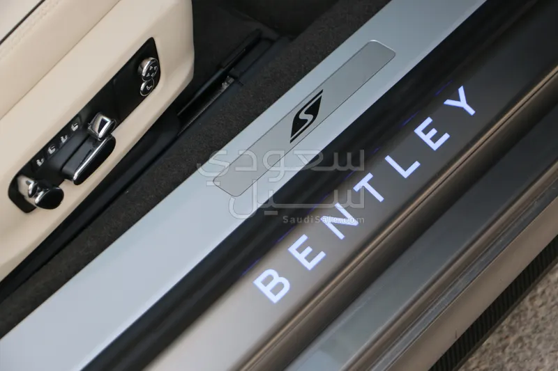 2023 بنتلي جي تي في 8 اس