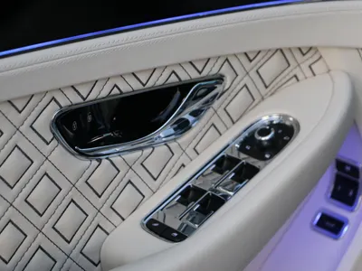 2023 بنتلي جي تي في 8 اس